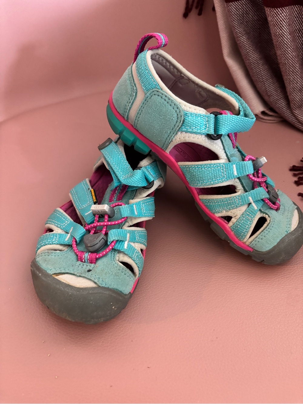VGUC KEEN Seacamp girls sandal, adjustable tie, size 12, turquoise/grey suede